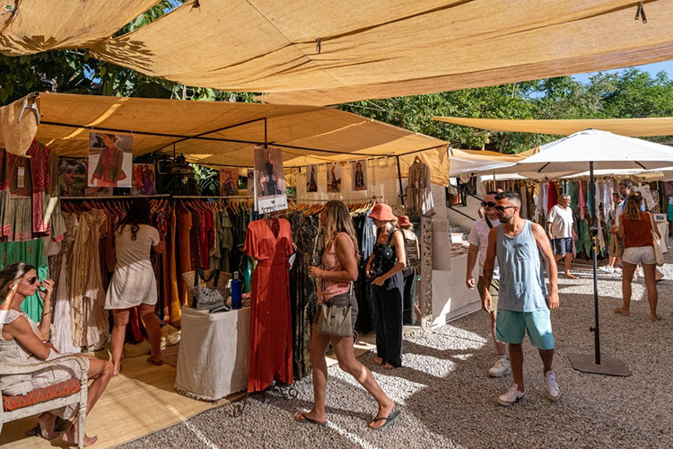 A las dalias ibiza market saturday