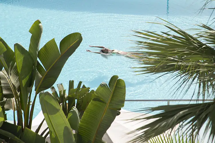 A marathon hotel relax