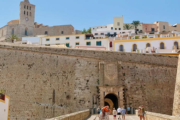 A ruta historia ibiza dalt vila
