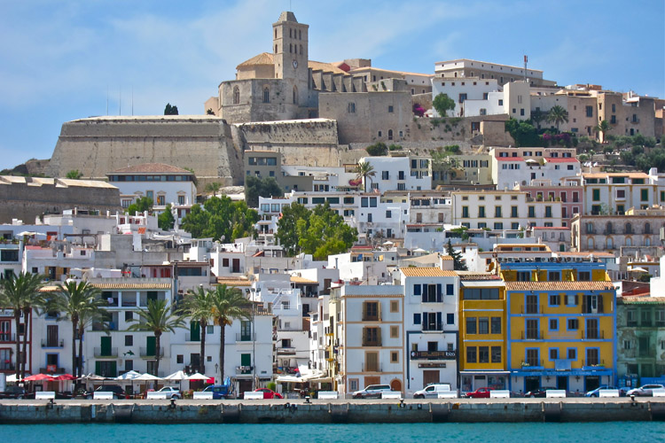 a visitas culturales dalt vila