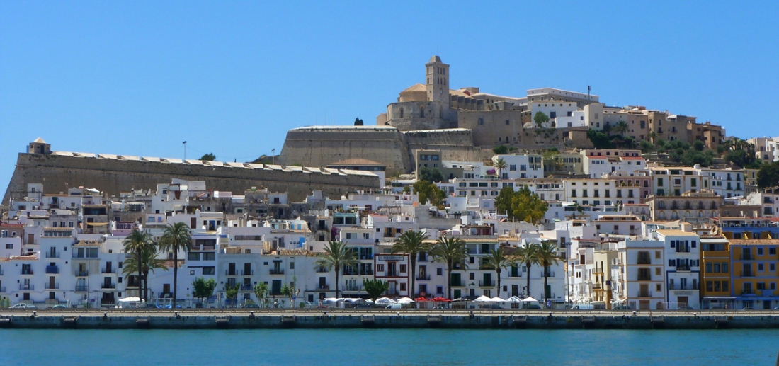 unique places on a stroll through the city of Ibiza 