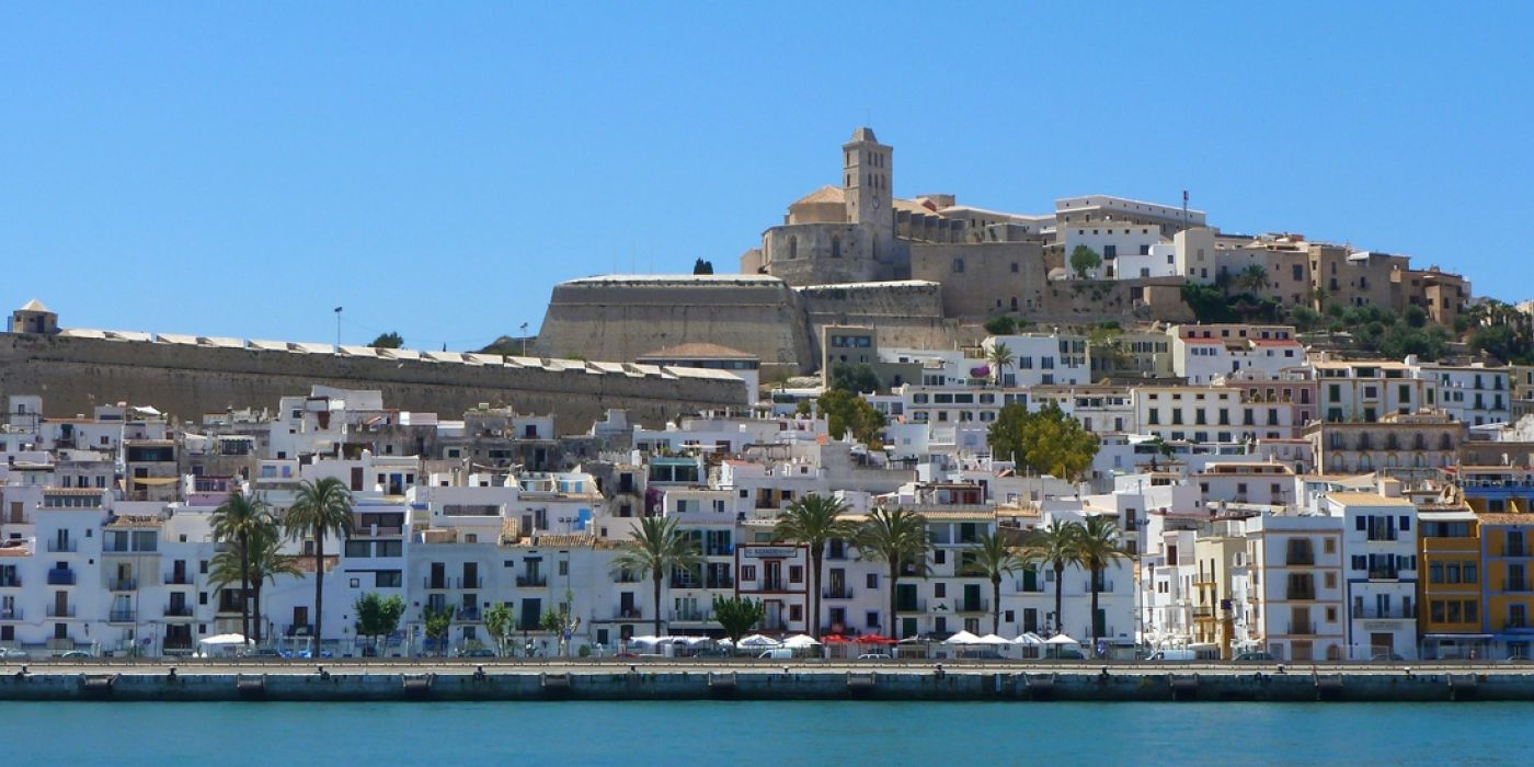 A walk-through Ibiza town with 5 stops