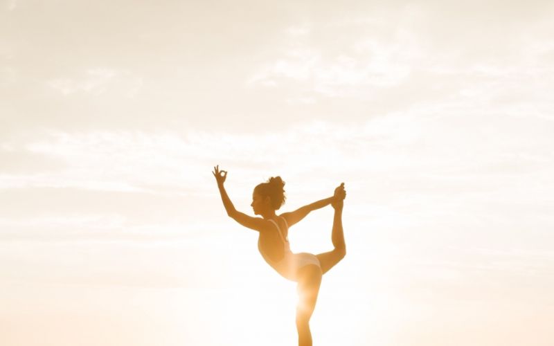 Yoga en Ibiza: Saludo al sol desde el Hotel Anfora