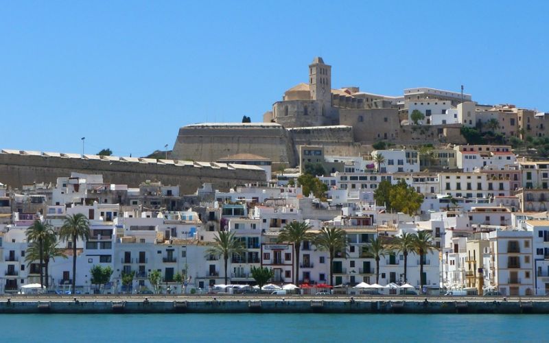 A walk-through Ibiza town with 5 stops