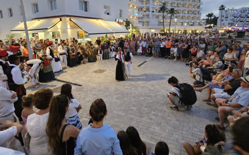 ¿Te vienes a las fiestas de Es Canar?