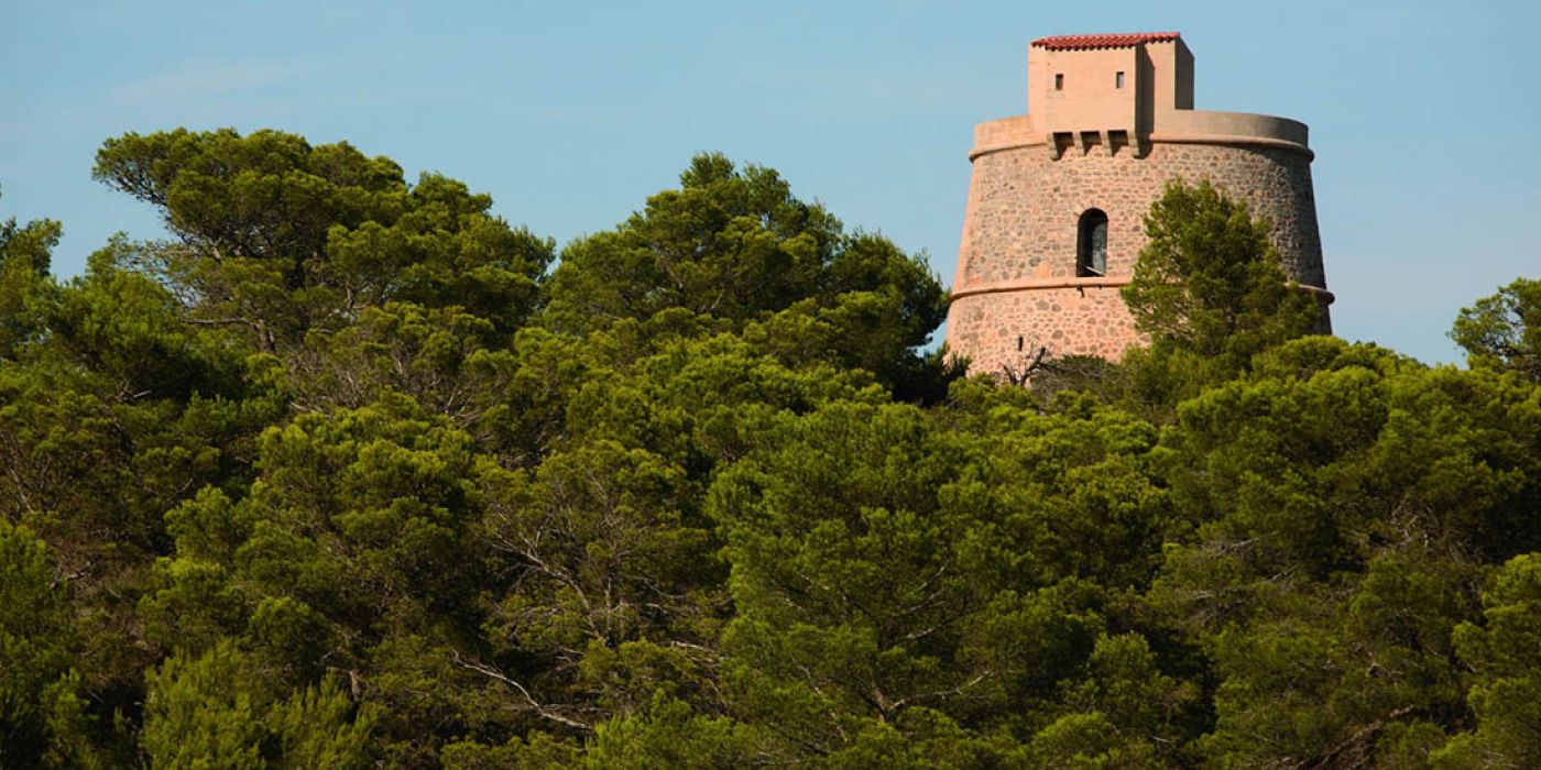 Ruta por Ibiza: un viaje por la historia de la Isla Blanca